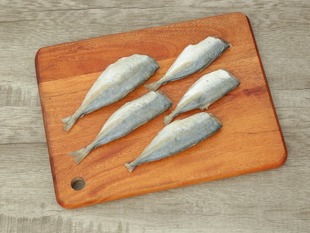 Cá nục 1 nắng 250g (4 - 6 con)